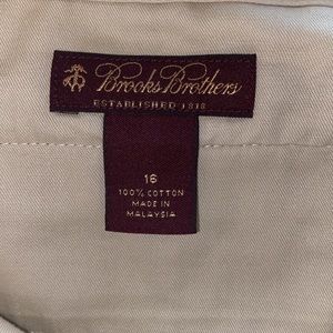 Brooks Brothers boys’ cotton chinos in excellent used condition ;classic khaki